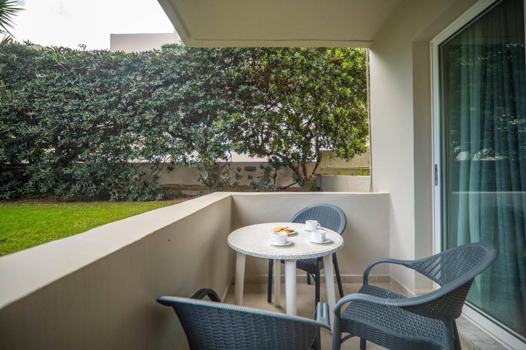Agia Marina Manos Beachside Apartments חדר תמונה