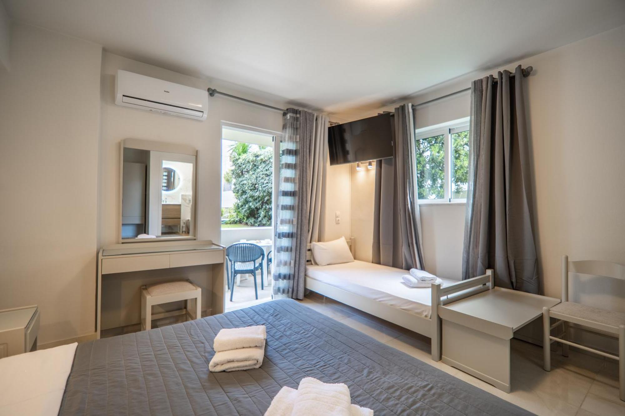 Agia Marina Manos Beachside Apartments חדר תמונה