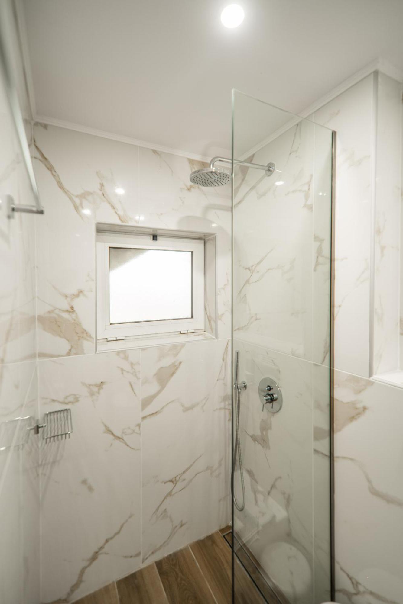 Agia Marina Manos Beachside Apartments מראה חיצוני תמונה