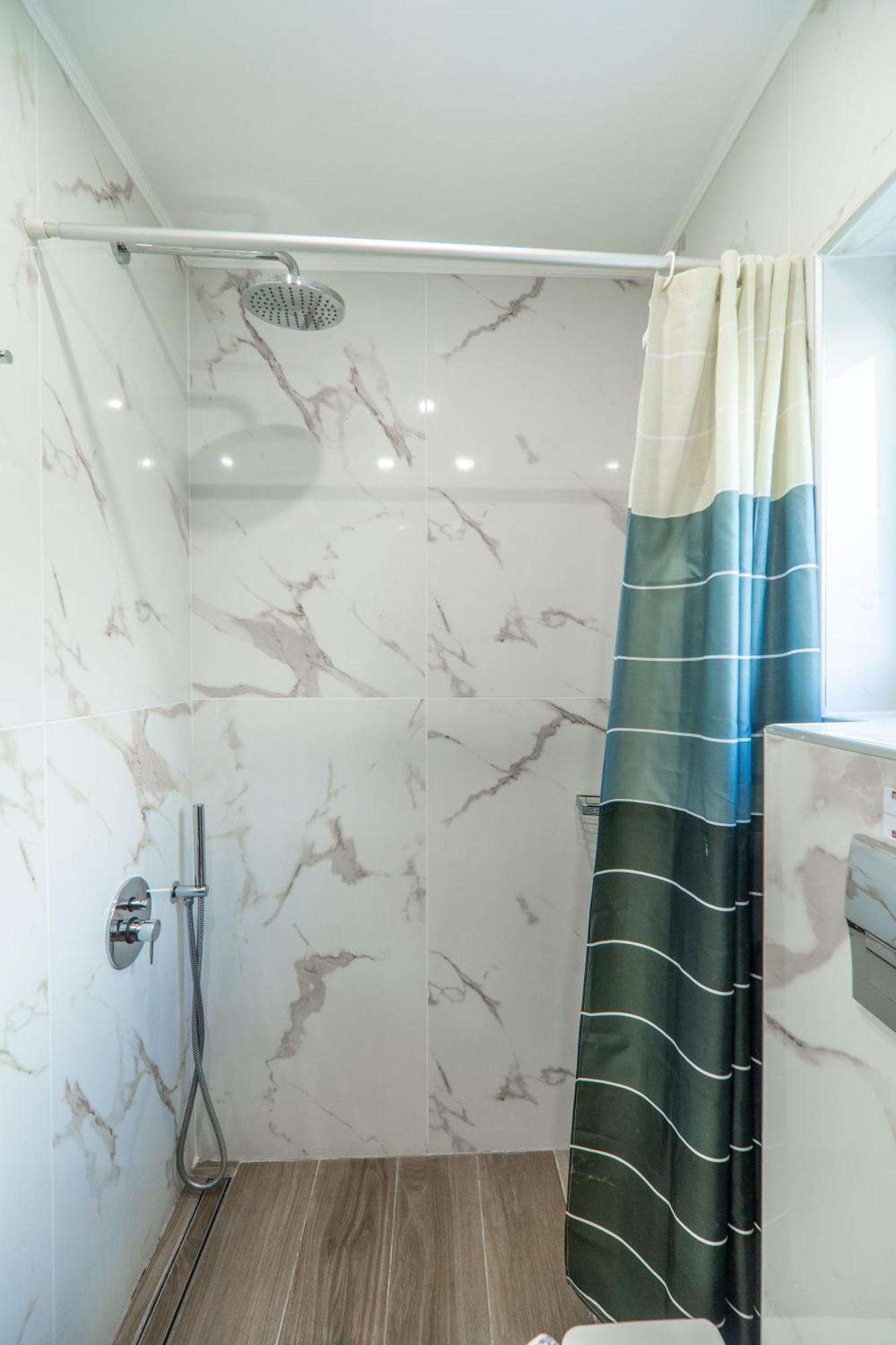 Agia Marina Manos Beachside Apartments חדר תמונה