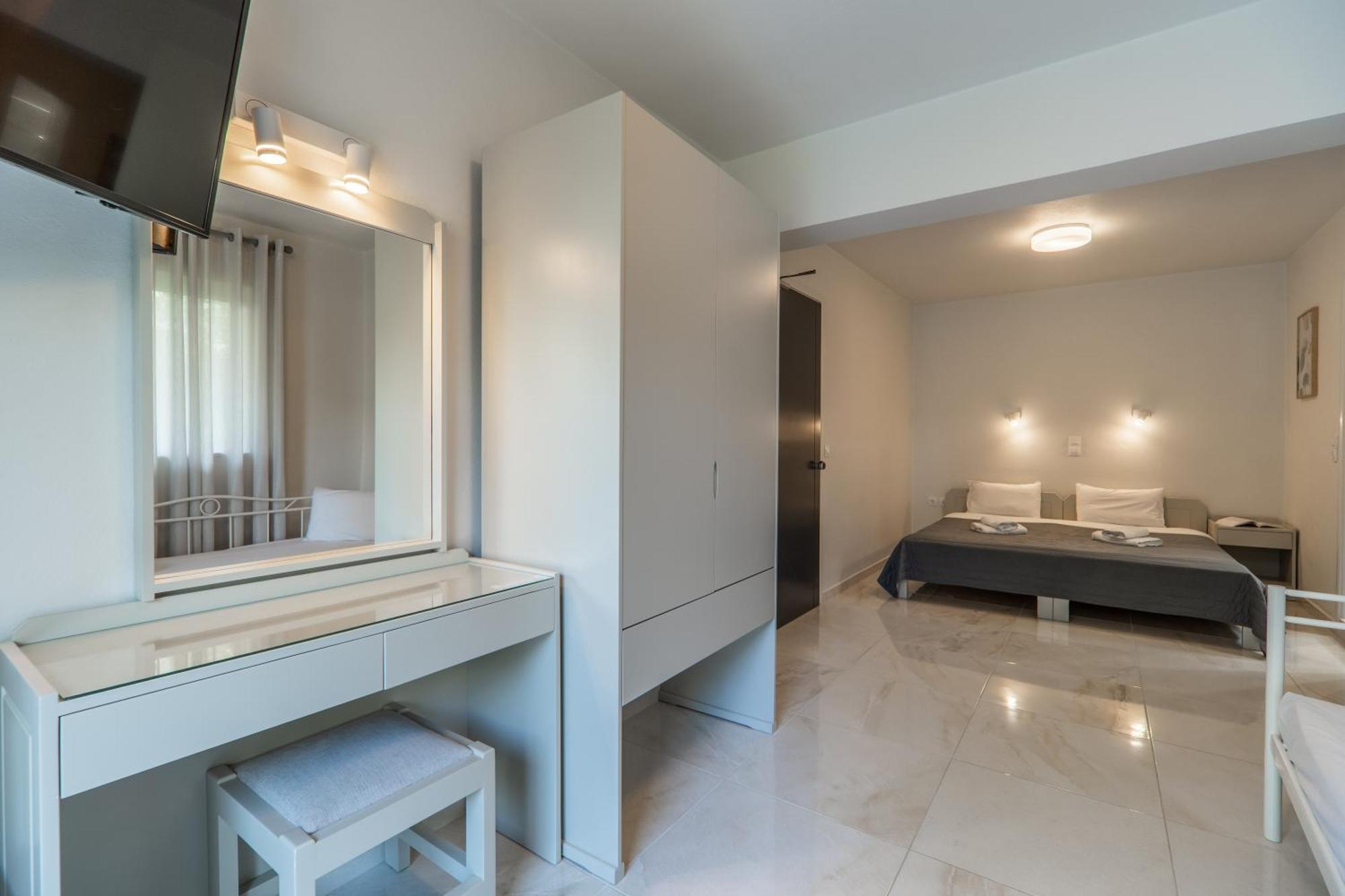 Agia Marina Manos Beachside Apartments חדר תמונה