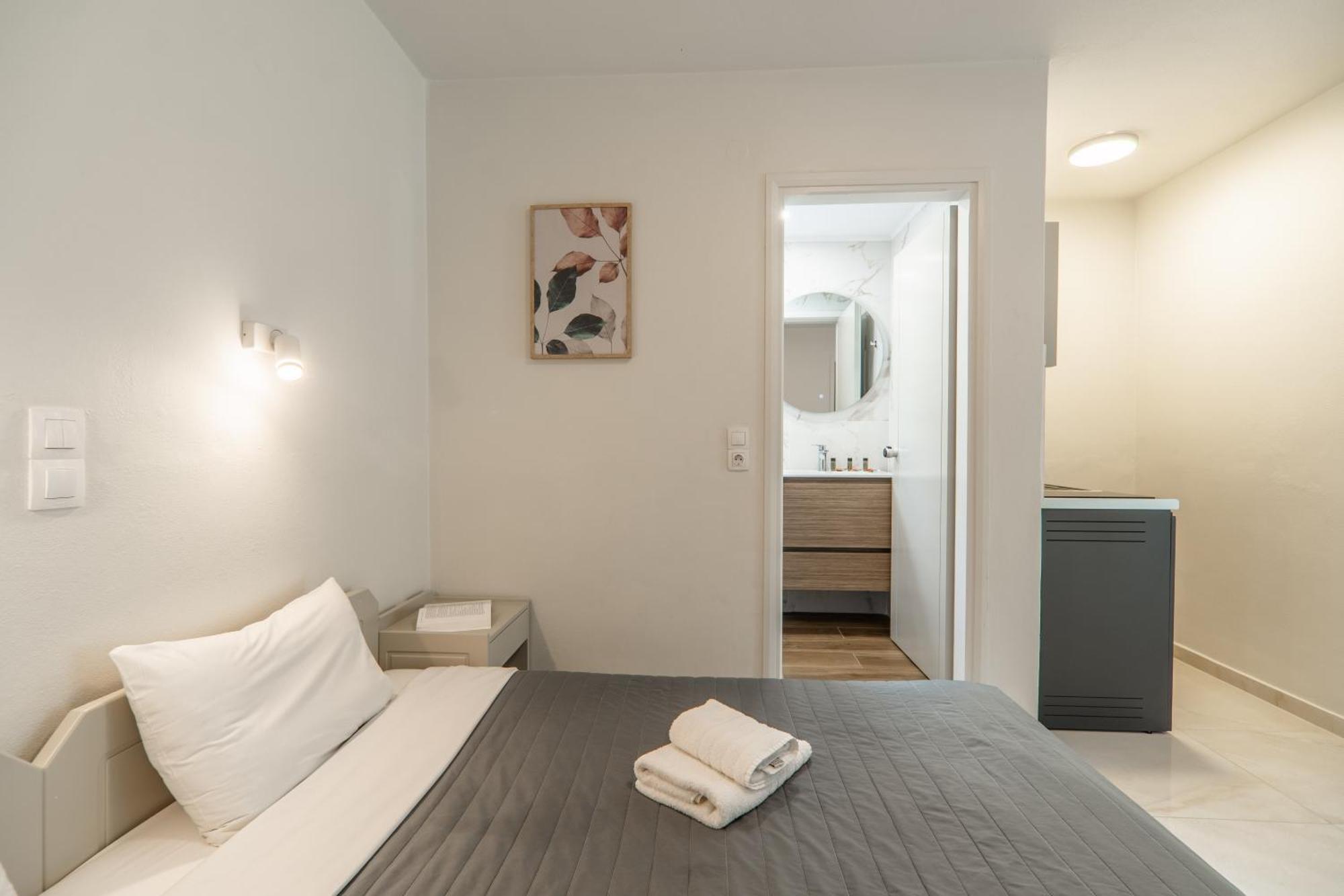 Agia Marina Manos Beachside Apartments חדר תמונה