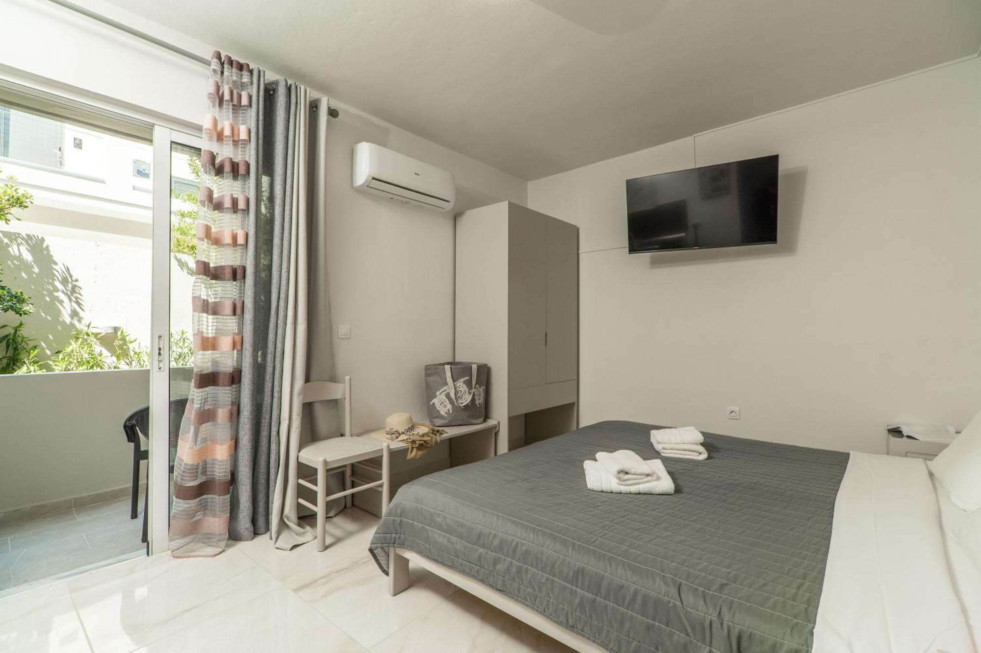 Agia Marina Manos Beachside Apartments מראה חיצוני תמונה