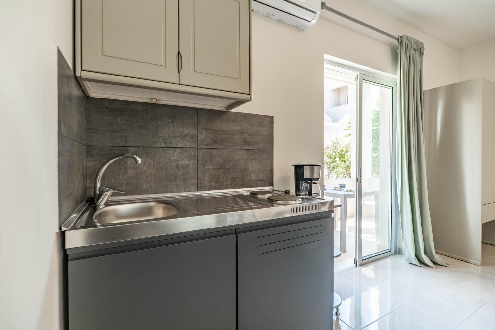 Agia Marina Manos Beachside Apartments חדר תמונה