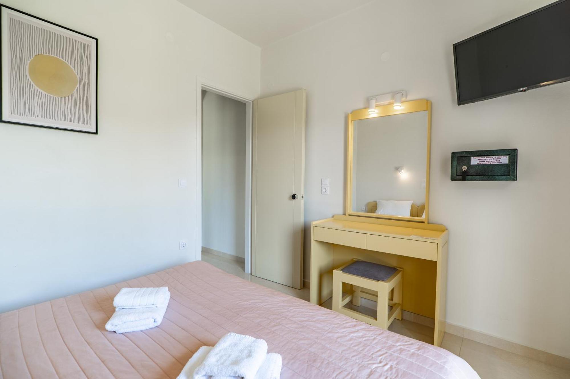 Agia Marina Manos Beachside Apartments מראה חיצוני תמונה