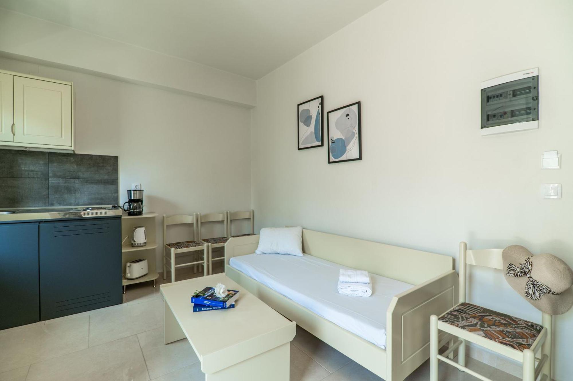 Agia Marina Manos Beachside Apartments חדר תמונה