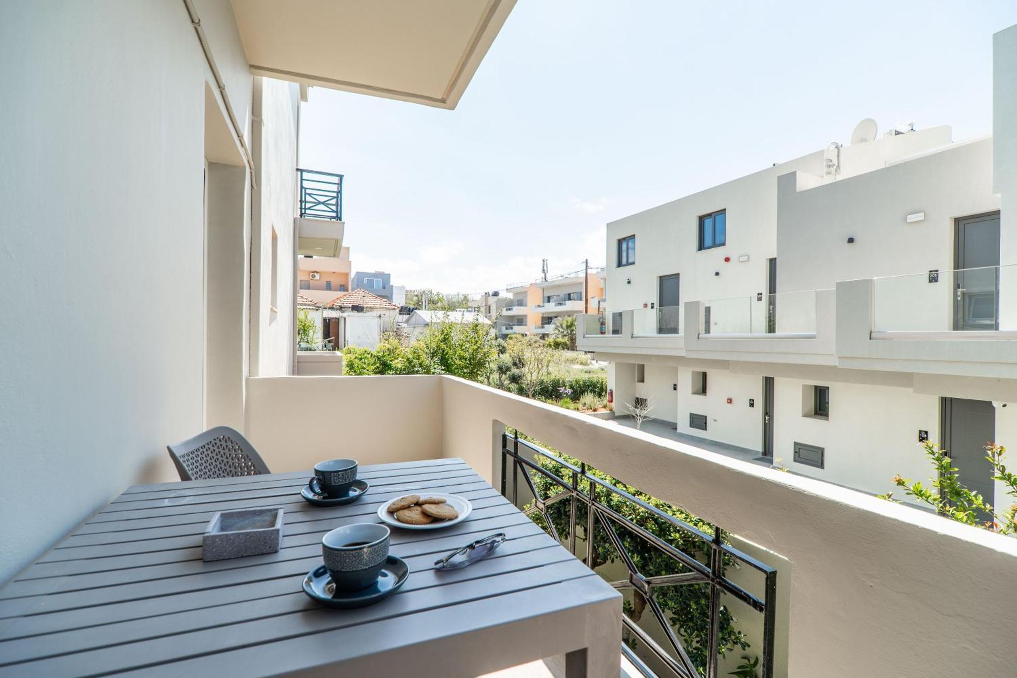 Agia Marina Manos Beachside Apartments מראה חיצוני תמונה