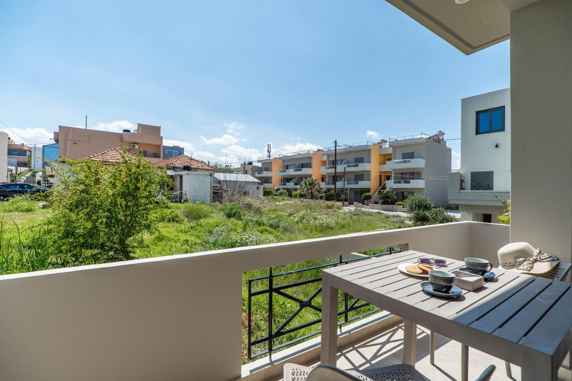 Agia Marina Manos Beachside Apartments מראה חיצוני תמונה