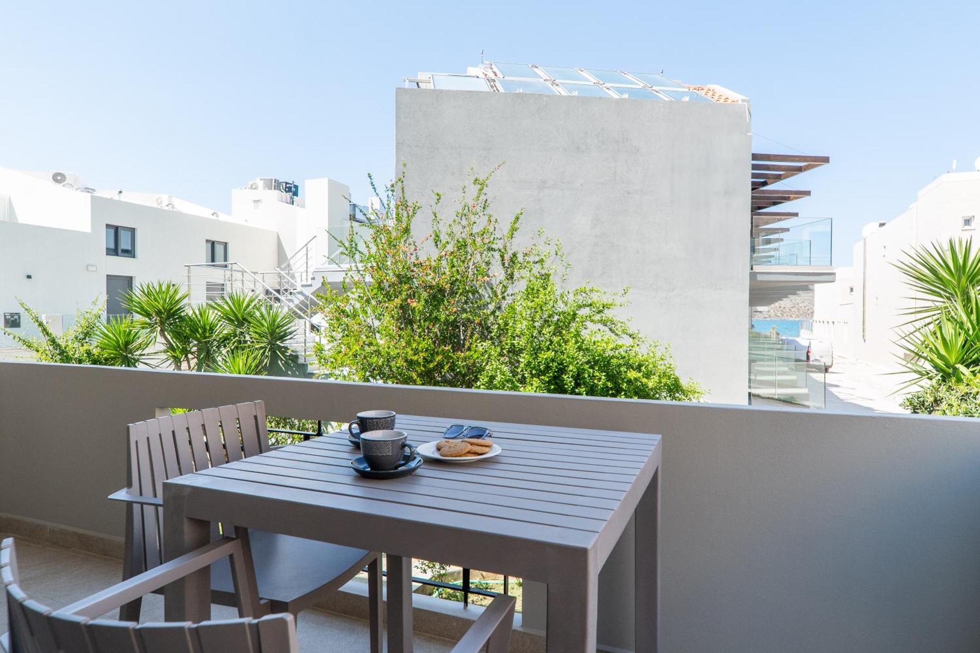 Agia Marina Manos Beachside Apartments חדר תמונה