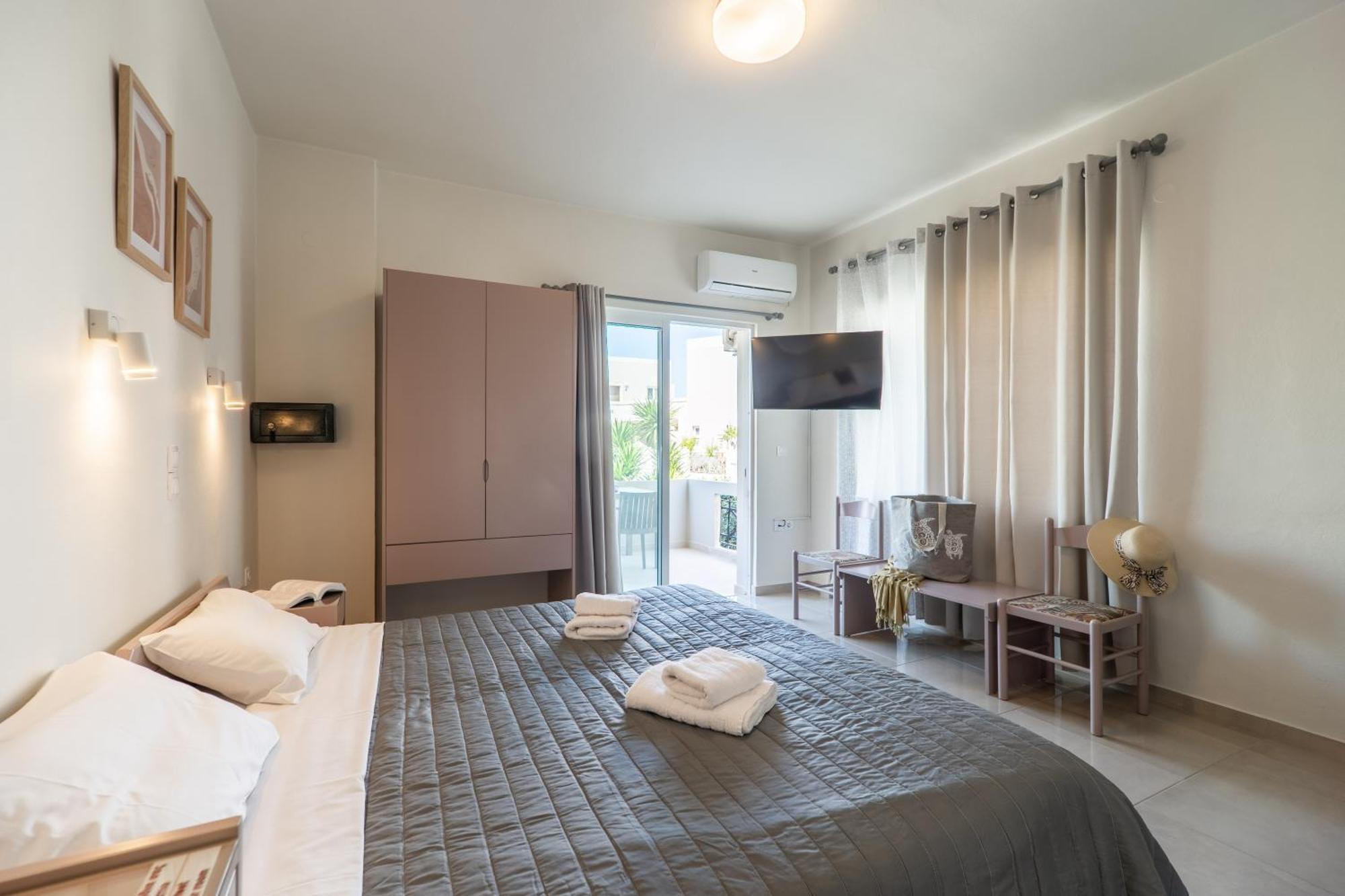 Agia Marina Manos Beachside Apartments חדר תמונה