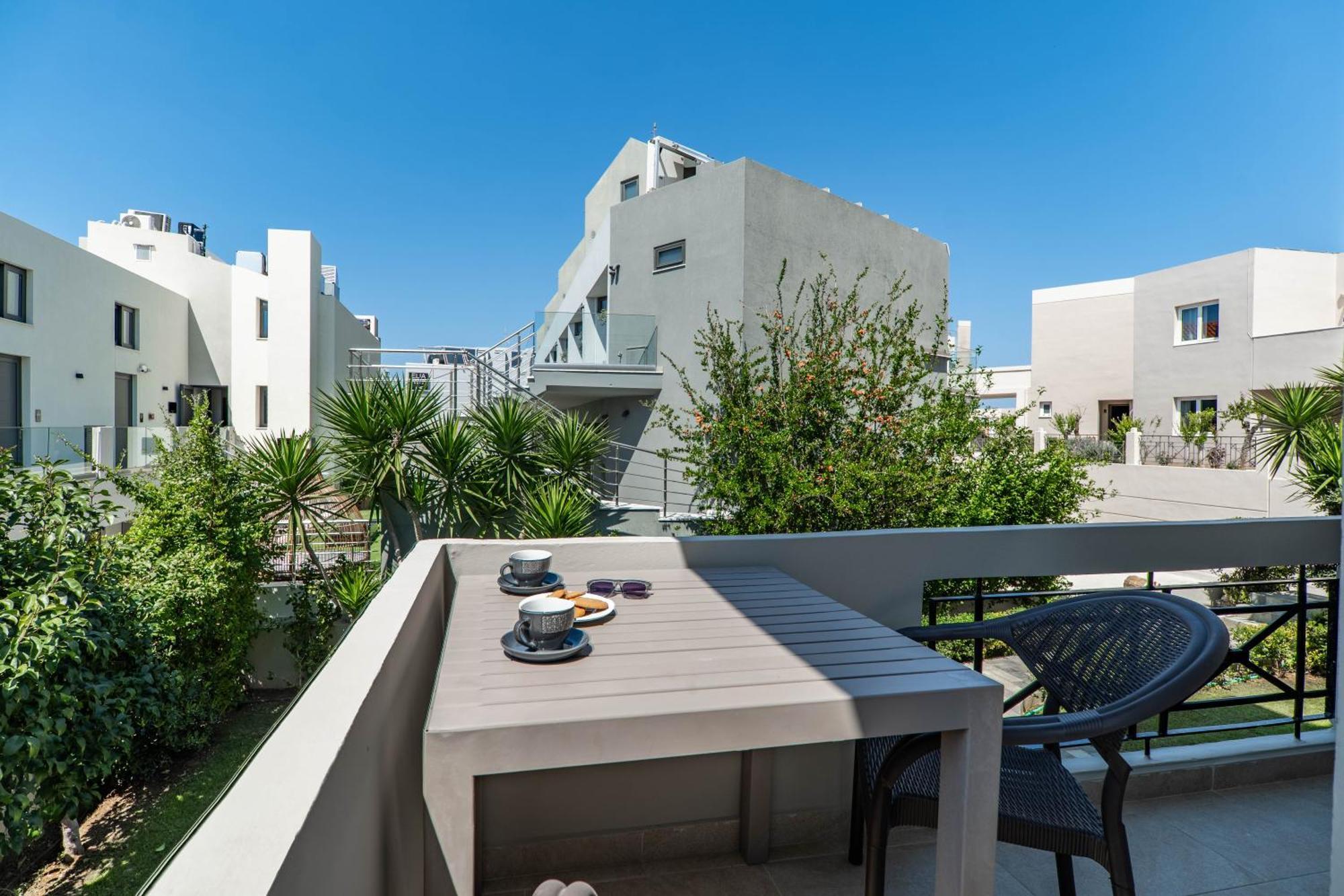 Agia Marina Manos Beachside Apartments מראה חיצוני תמונה