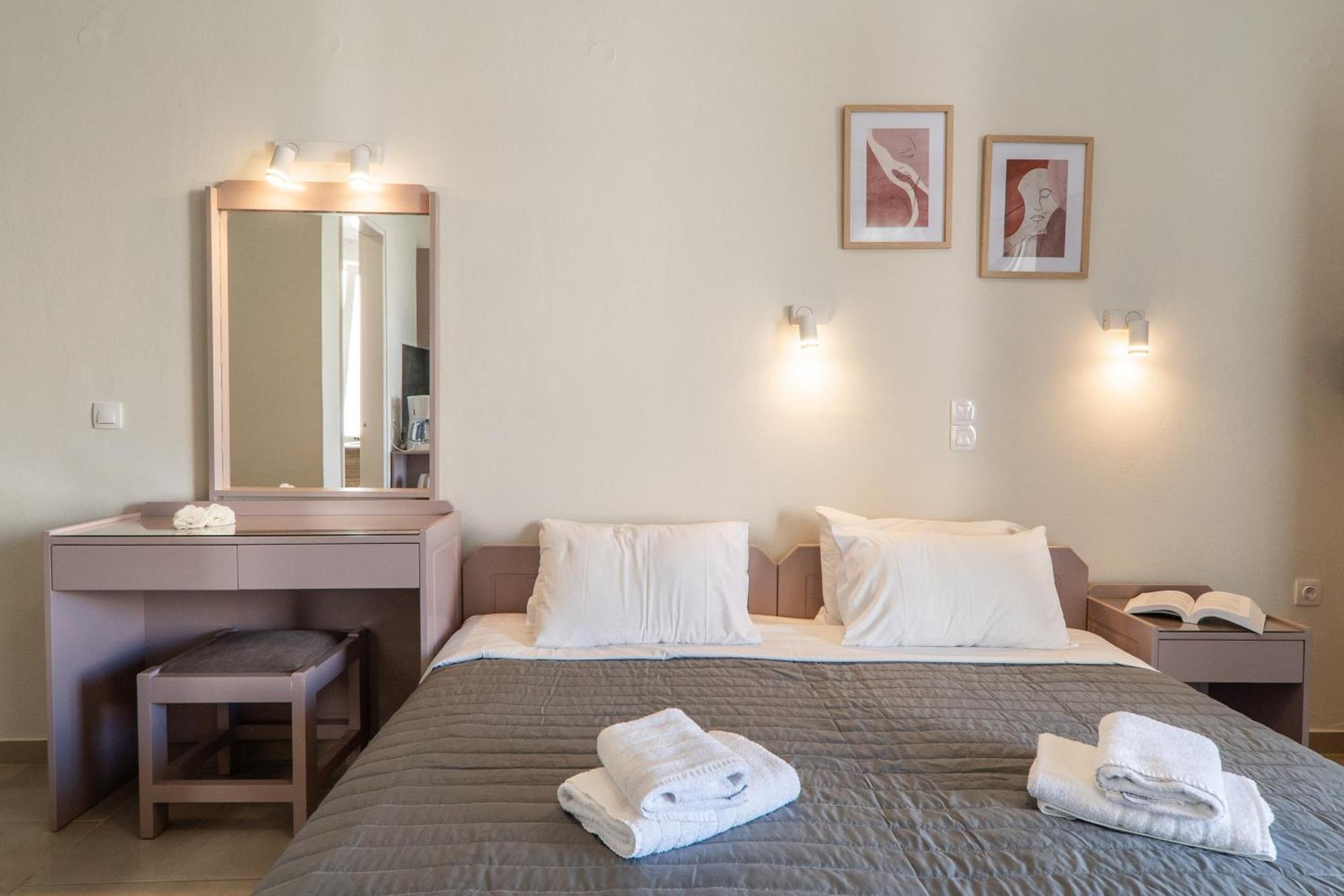 Agia Marina Manos Beachside Apartments חדר תמונה